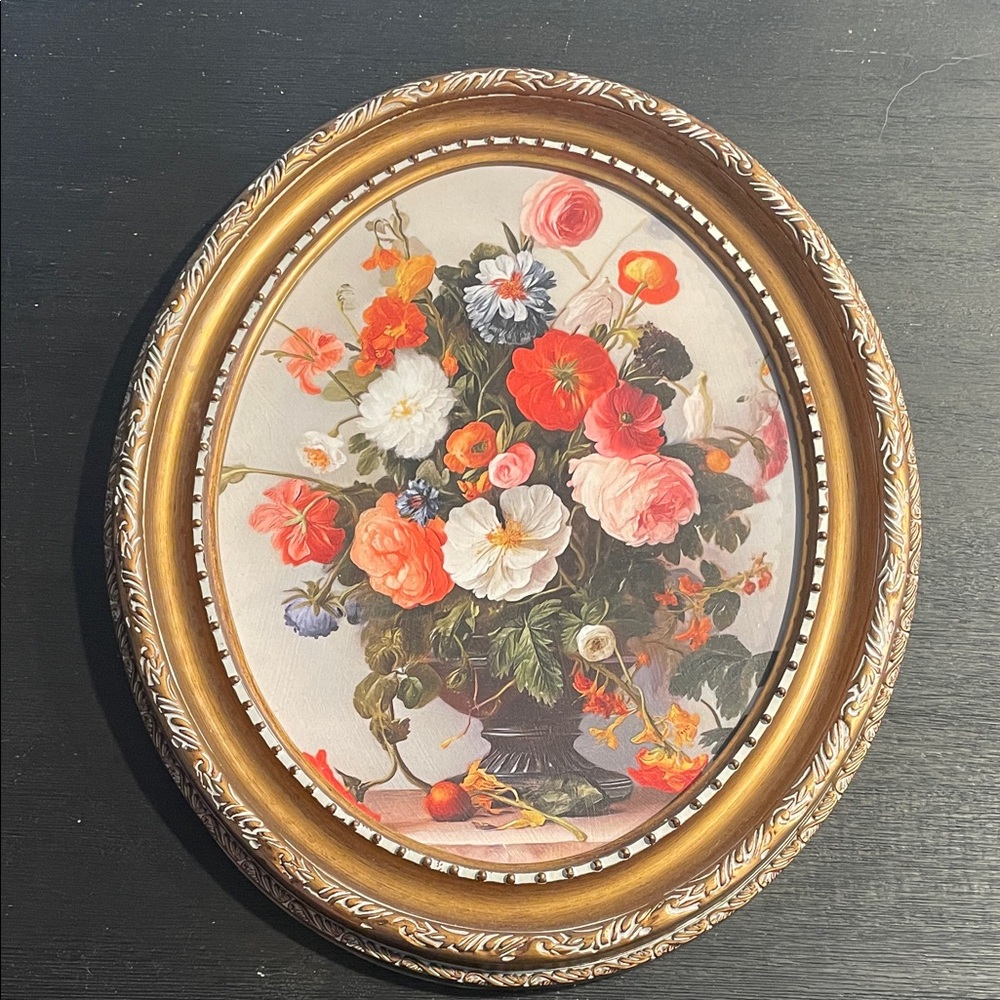Vintage Floral Oval Wall Art with Gold Frame